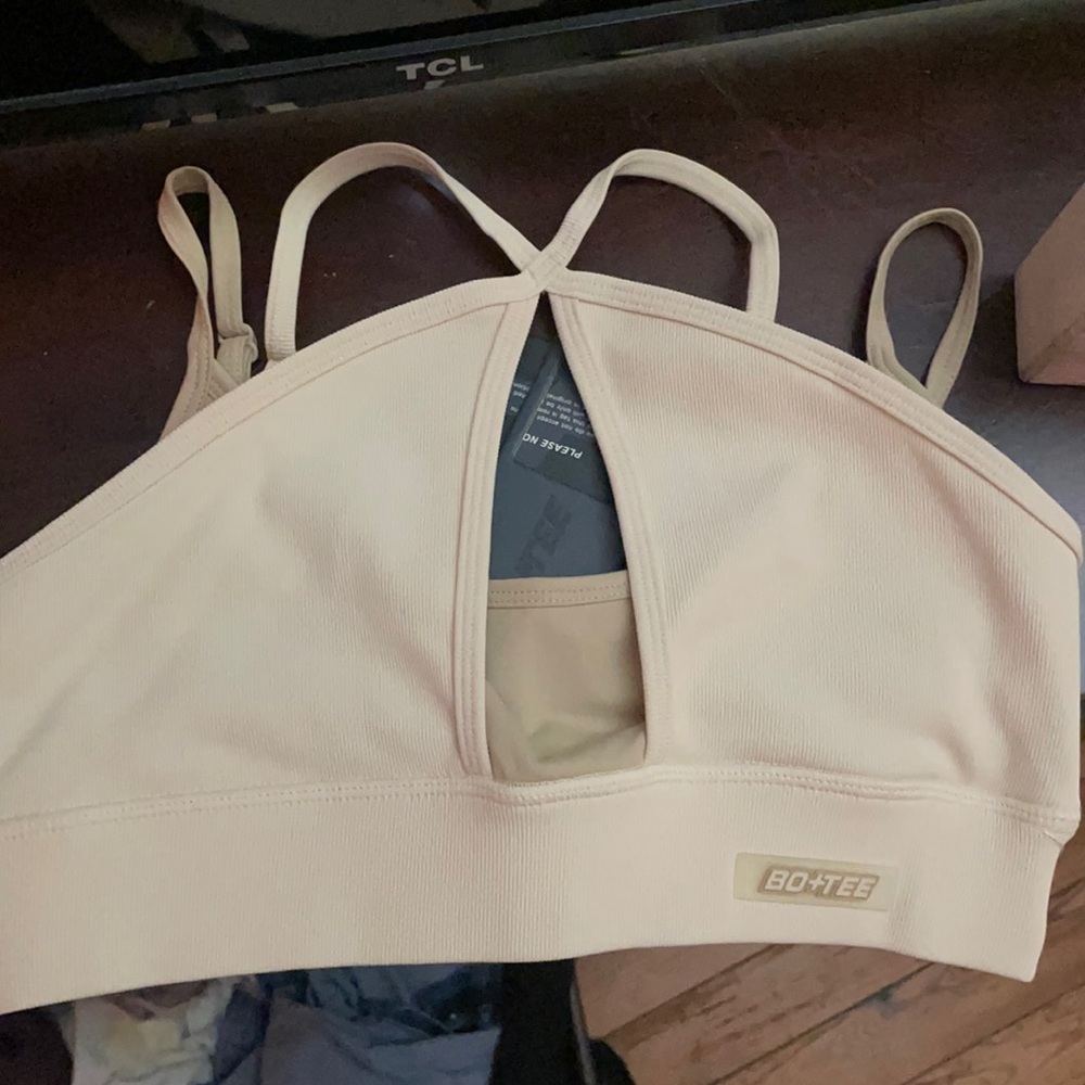 Bo and tee sports bra
